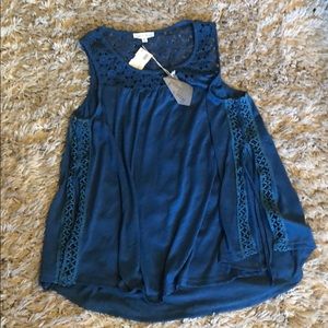 BNWT!!! Crochet Chest and Side Detail Size L